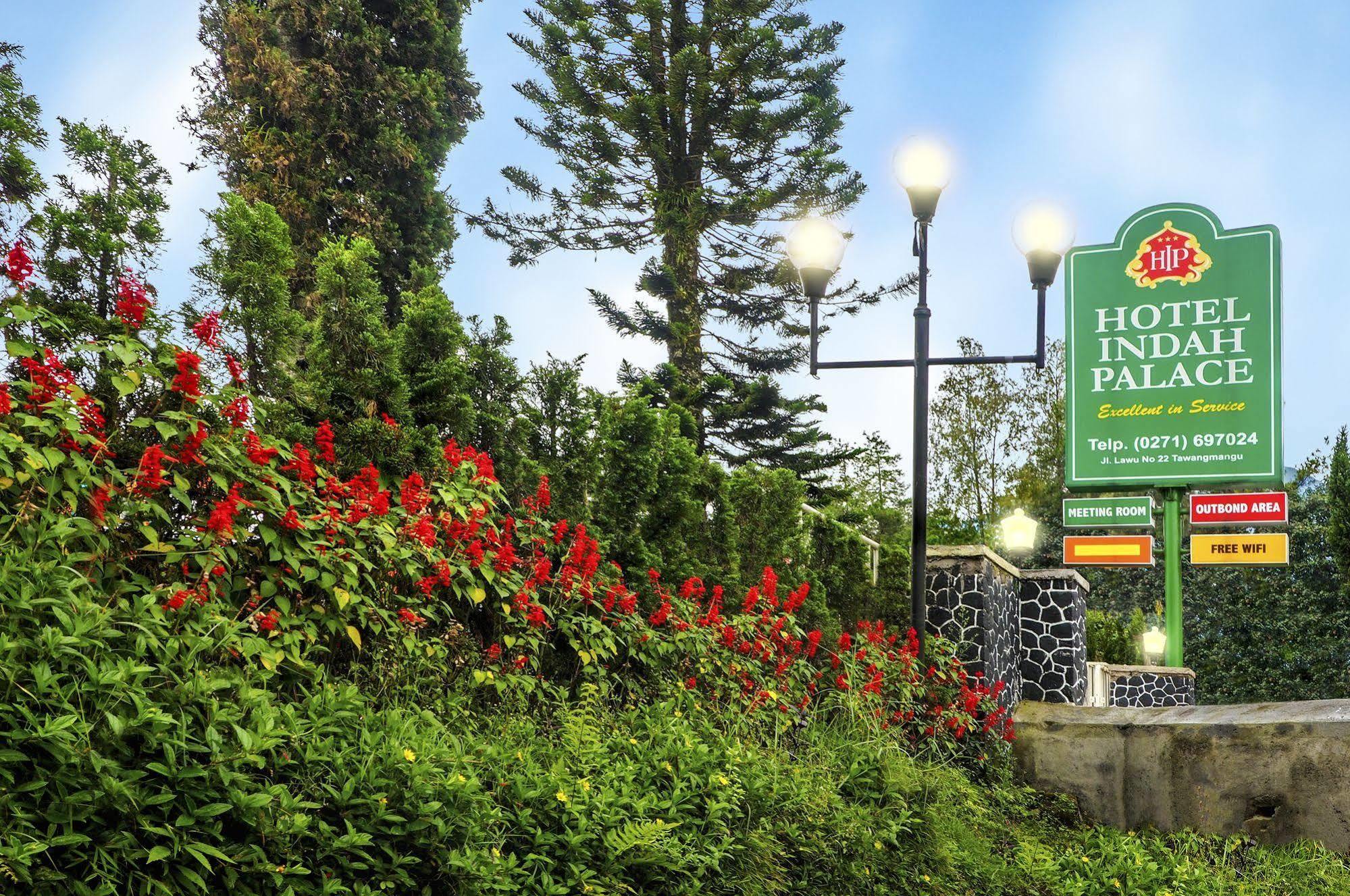 Hotel Indah Palace Тавангмангу Екстериор снимка